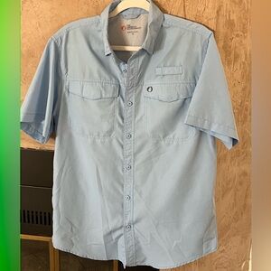 The American Outdoorsman Men’s M Fishing Shirt • Light Blue •
